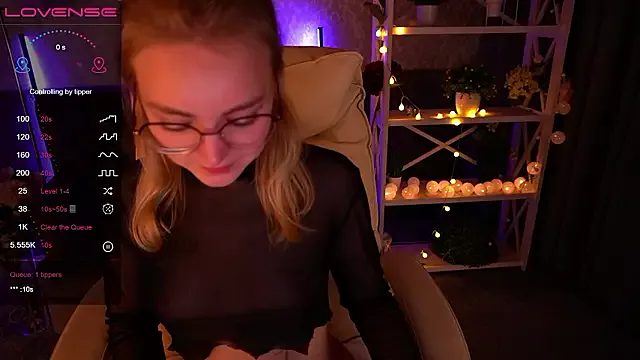 EmilySunshineS from StripChat