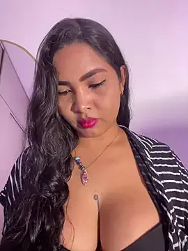 EmilyZuits from StripChat is Freechat