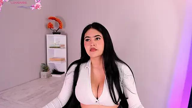 Emma__clark_ from StripChat is Freechat