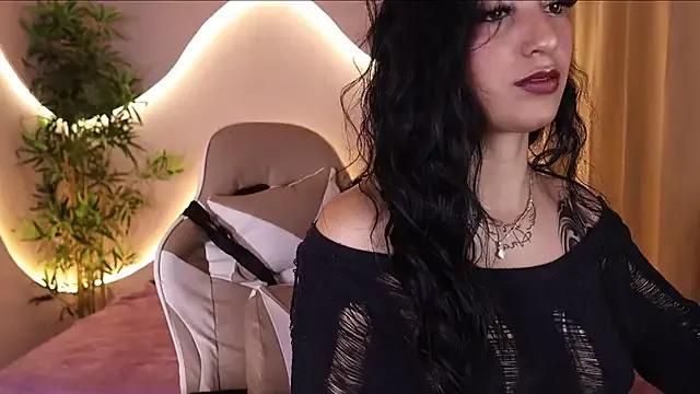 Emma_Lirys from StripChat is Freechat