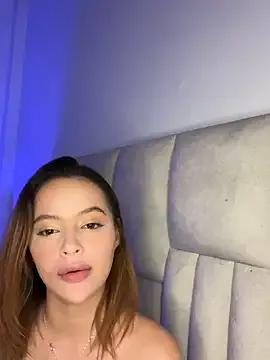 Emma_ryan from StripChat is Freechat