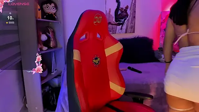 Emma_soffia from StripChat