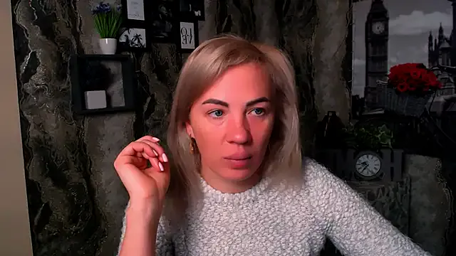 EmmaCat_ from StripChat