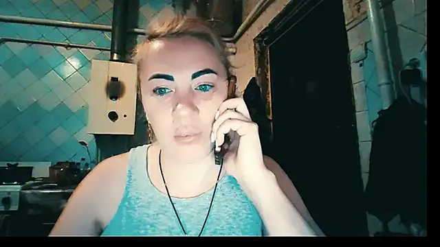 EmmaCat_ from StripChat is Freechat