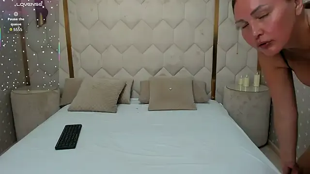 Girls: try live performances with matured performers, from dancing to quirks, in a variety of beautiful sex cams.