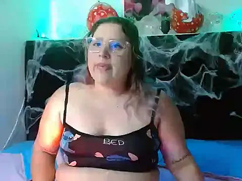 EmmaTower from StripChat