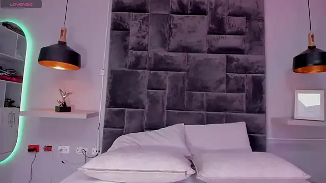 EmmyVega_ from StripChat