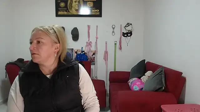 emperabigbootybigass from StripChat