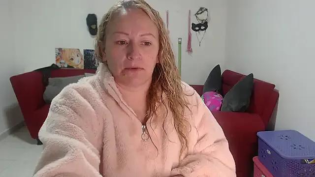 emperabigbootybigass from StripChat