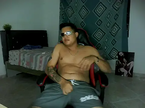 emr_master from StripChat is Freechat