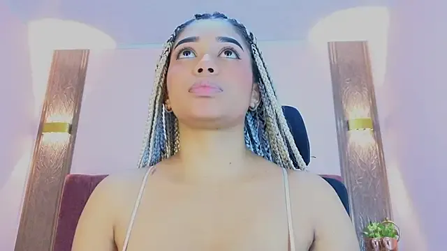 Emy_leon from StripChat is Freechat