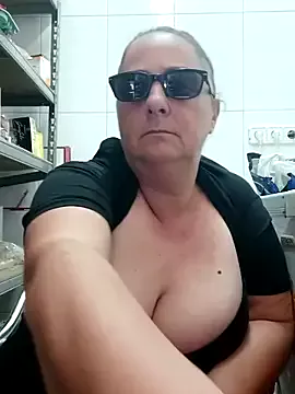 Girls: try live performances with matured performers, from dancing to quirks, in a variety of beautiful sex cams.