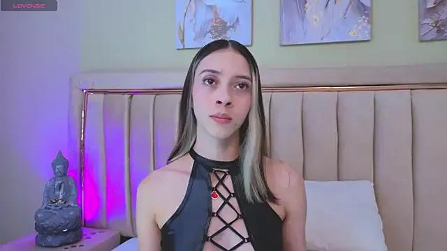 Esmeralda_Candy from StripChat is Freechat