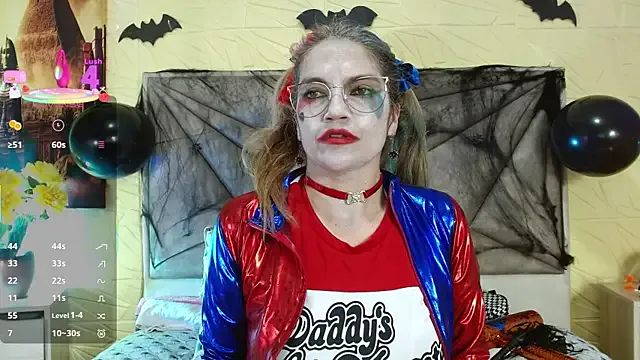 Esmeralda_oikos from StripChat is Freechat