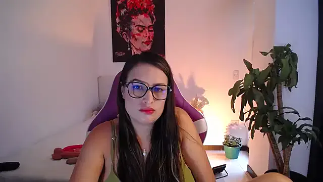 esmeraldaa230 from StripChat is Freechat