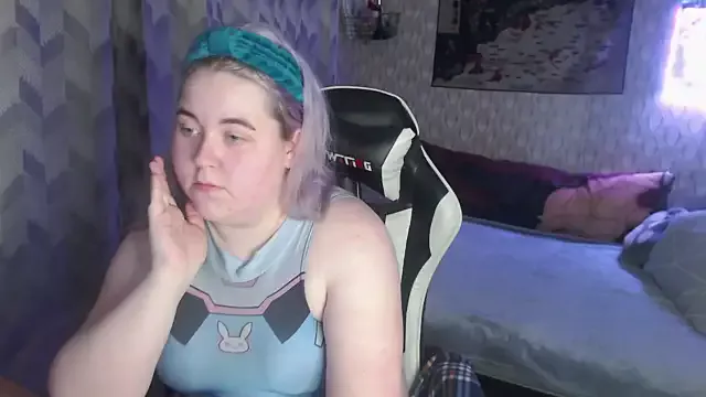 Estelle_Hicks from StripChat