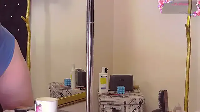 Estheraa from StripChat is Freechat