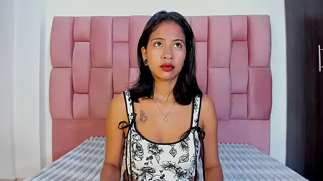 EuphoriaSavage from StripChat is Freechat