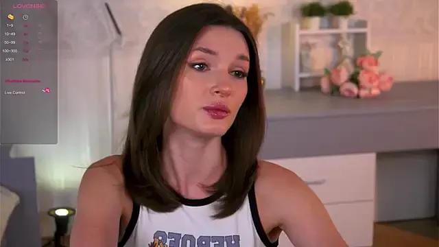 Eva_Golden from StripChat is Freechat