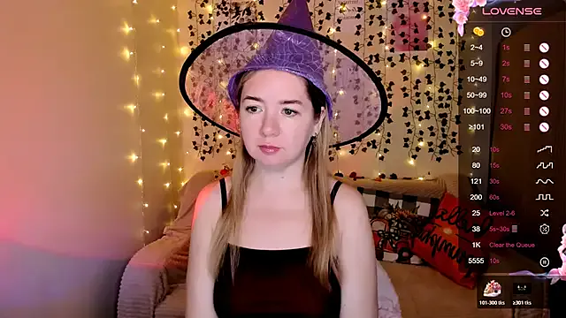 Evaa_Braunn from StripChat is Freechat