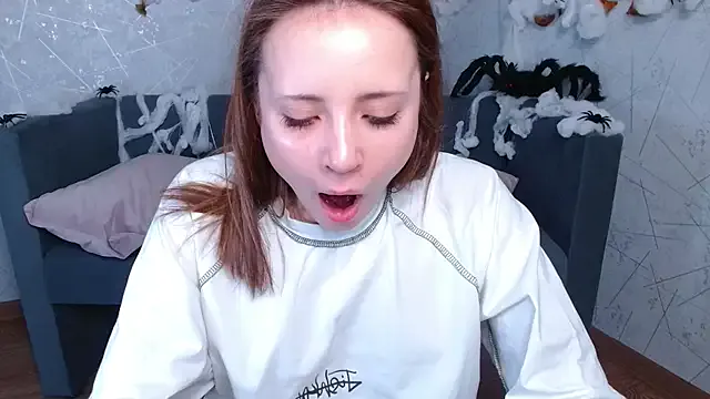 evaa_here_ from StripChat is Freechat