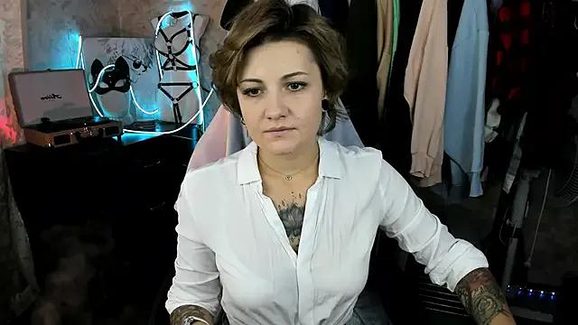 EvaBrownie from StripChat is Freechat