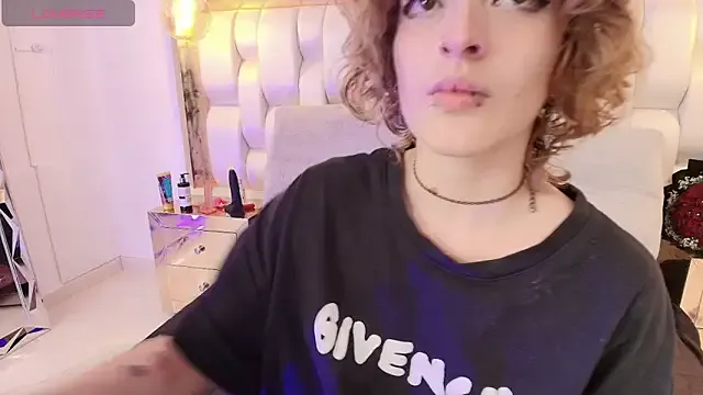 Girls: try live performances with matured performers, from dancing to quirks, in a variety of beautiful sex cams.