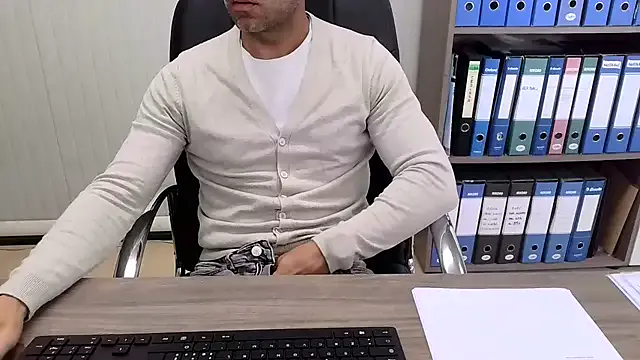 Evasionee from StripChat is Freechat