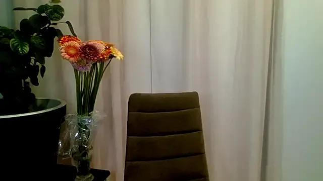 EveAmore from StripChat is Freechat