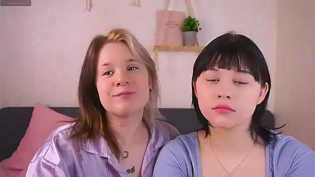 EviaVanveen from StripChat is Freechat