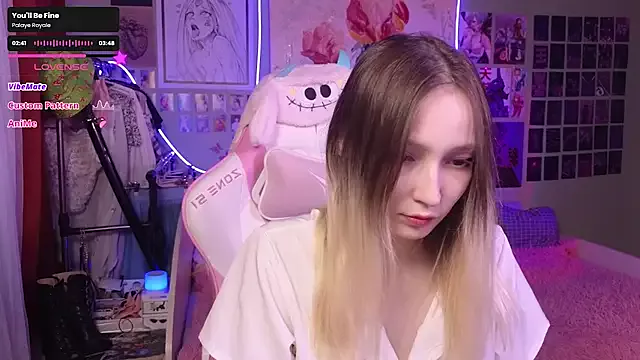 Evierosen from StripChat