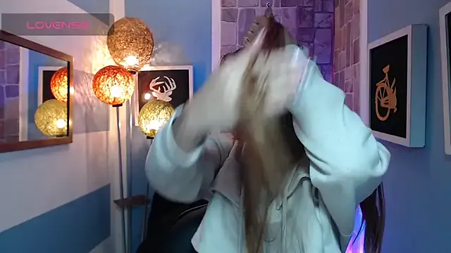 Fiorellaa_delsd from StripChat is Freechat