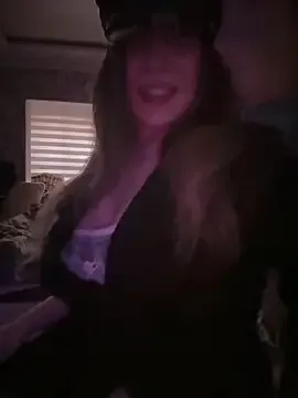 flo_emillia from StripChat is Freechat