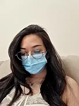 Flora25oo from StripChat is Freechat