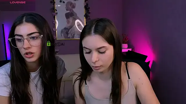 Girls: try live performances with matured performers, from dancing to quirks, in a variety of beautiful sex cams.