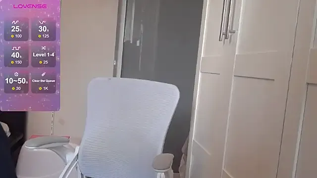 FluffyRainbowKity from StripChat is Freechat