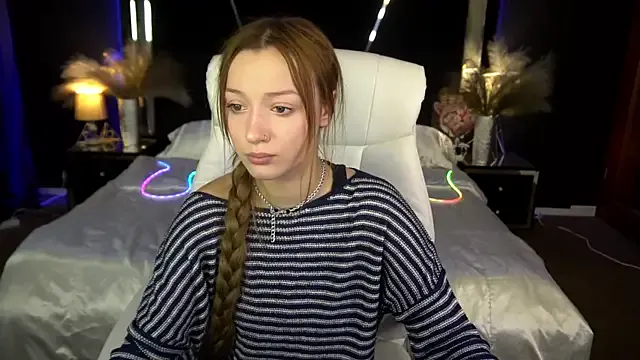 FoxyMayy from StripChat is Freechat