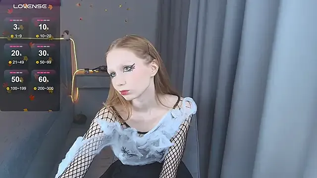 FoxyMira from StripChat is Freechat