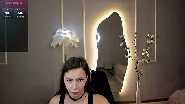 FoxyMoons from StripChat is Freechat