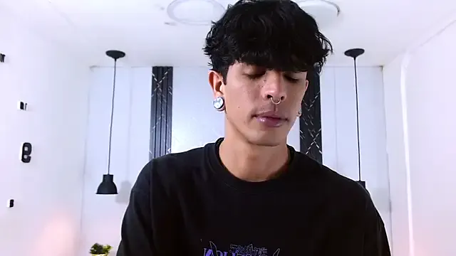 Franvill_Trato from StripChat is Freechat