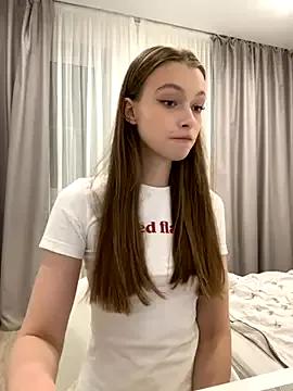 FriendlyFire_18 from StripChat is Freechat