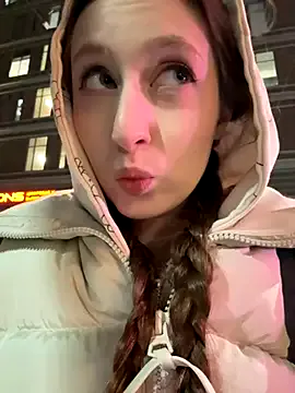 FroggyAnna from StripChat is Freechat