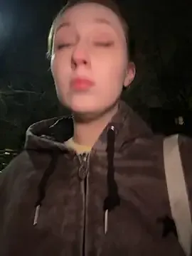 FroggyAnna from StripChat is Freechat