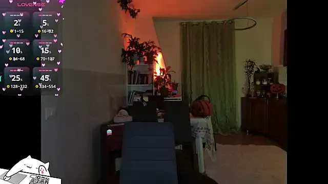 FullSizeQueen from StripChat is Freechat