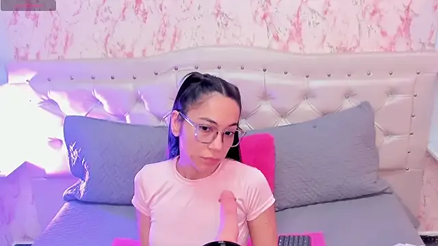 GabbieSkinny from StripChat is Freechat