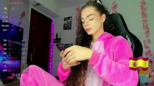 Girls: try live performances with matured performers, from dancing to quirks, in a variety of beautiful sex cams.