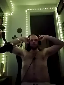 GeneralXMillyX from StripChat