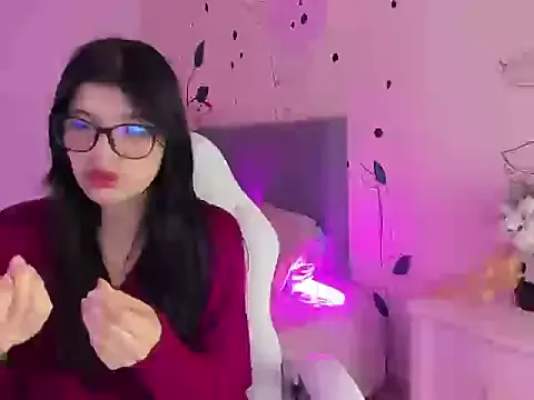 Gia_Brawn from StripChat is Freechat