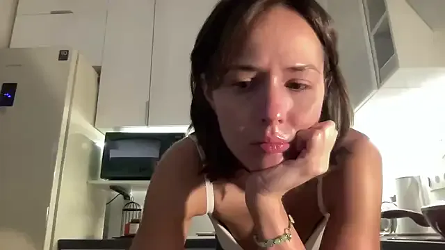 Gidelii from StripChat is Freechat