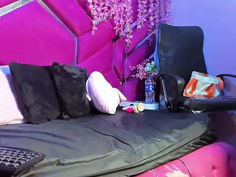 Girls: try live performances with matured performers, from dancing to quirks, in a variety of beautiful sex cams.